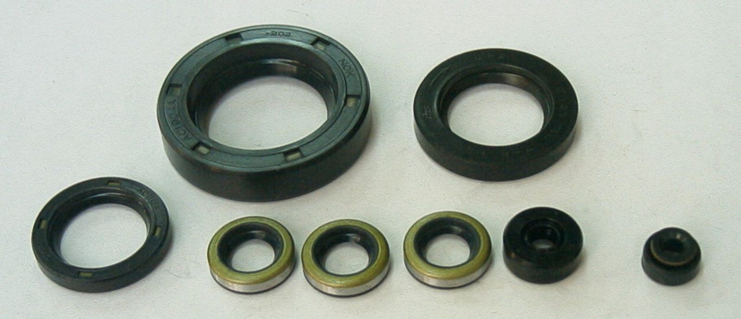 TourMax Engine Oil Seal Kit Kawasaki Z900A4 76, Z1 73-78 (8 Seals)