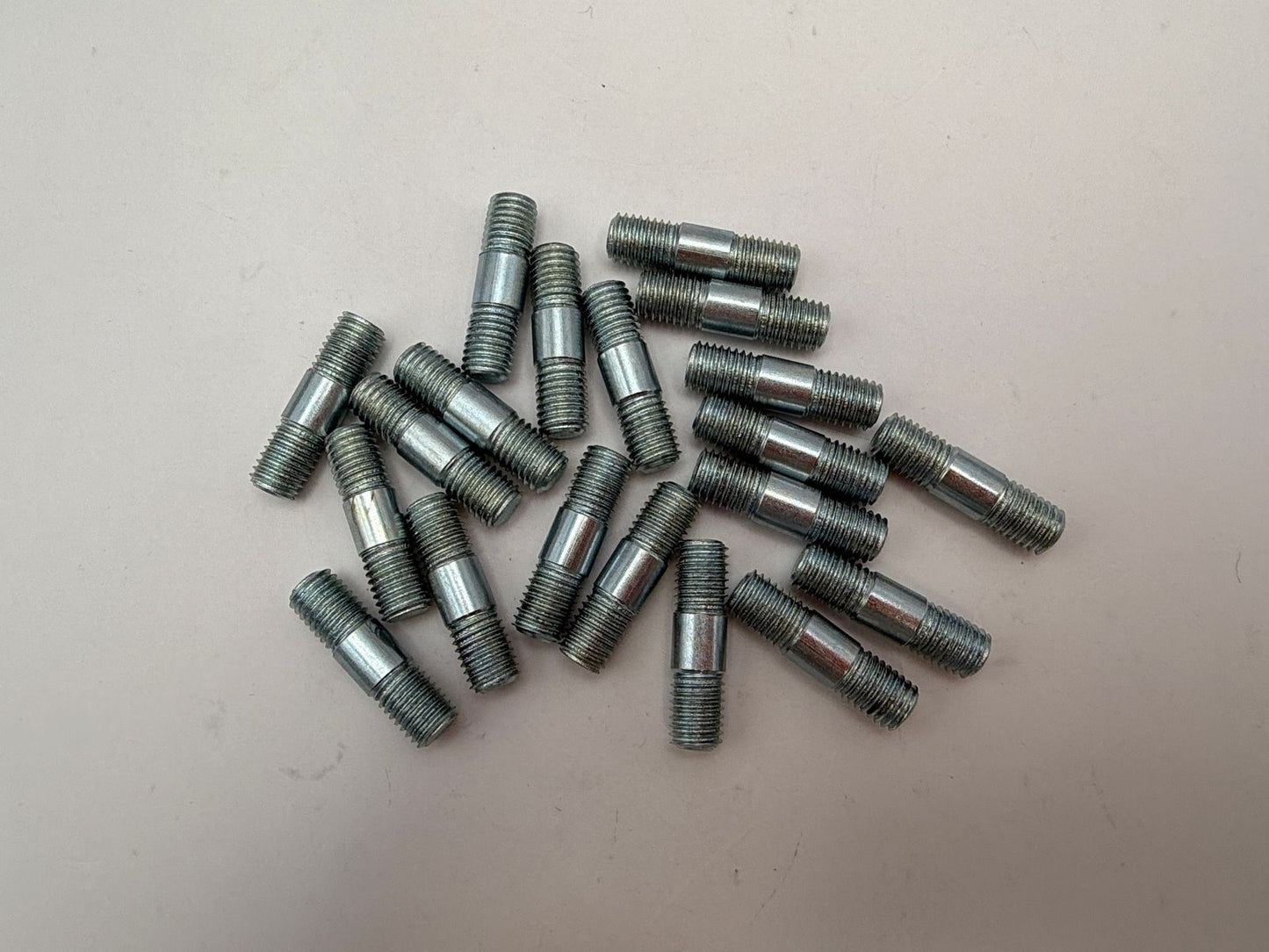 Studs 7mm x 25mm x 1.00mm Pitch