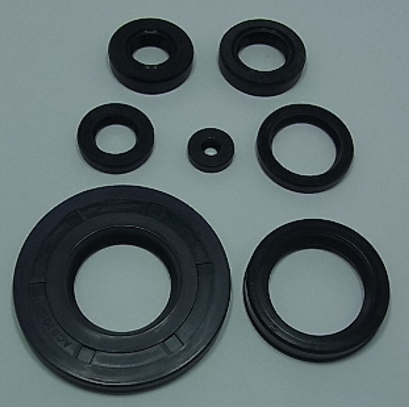 TourMax Engine Oil Seal Kit Honda CB750F, K 77-78 (7 Seals)