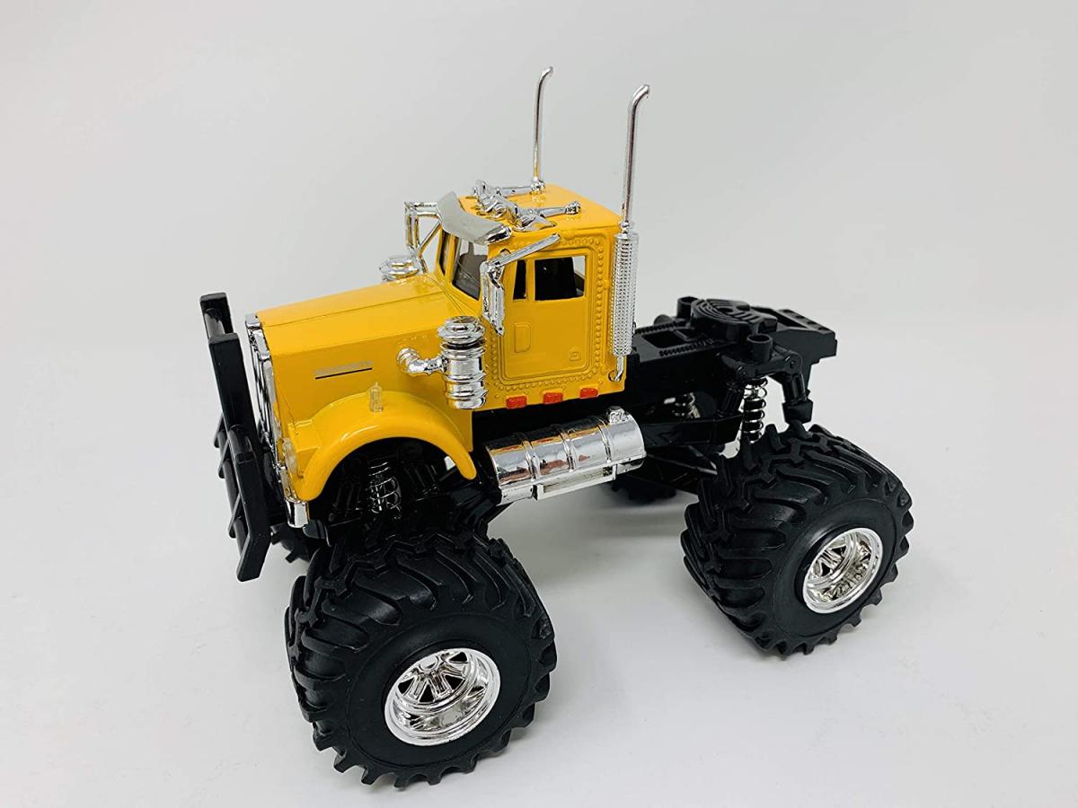 NEWRAY DIE CAST MODEL KENWORTH W900 TRUCK YELLOW AND BLACK, SCALE 1:43