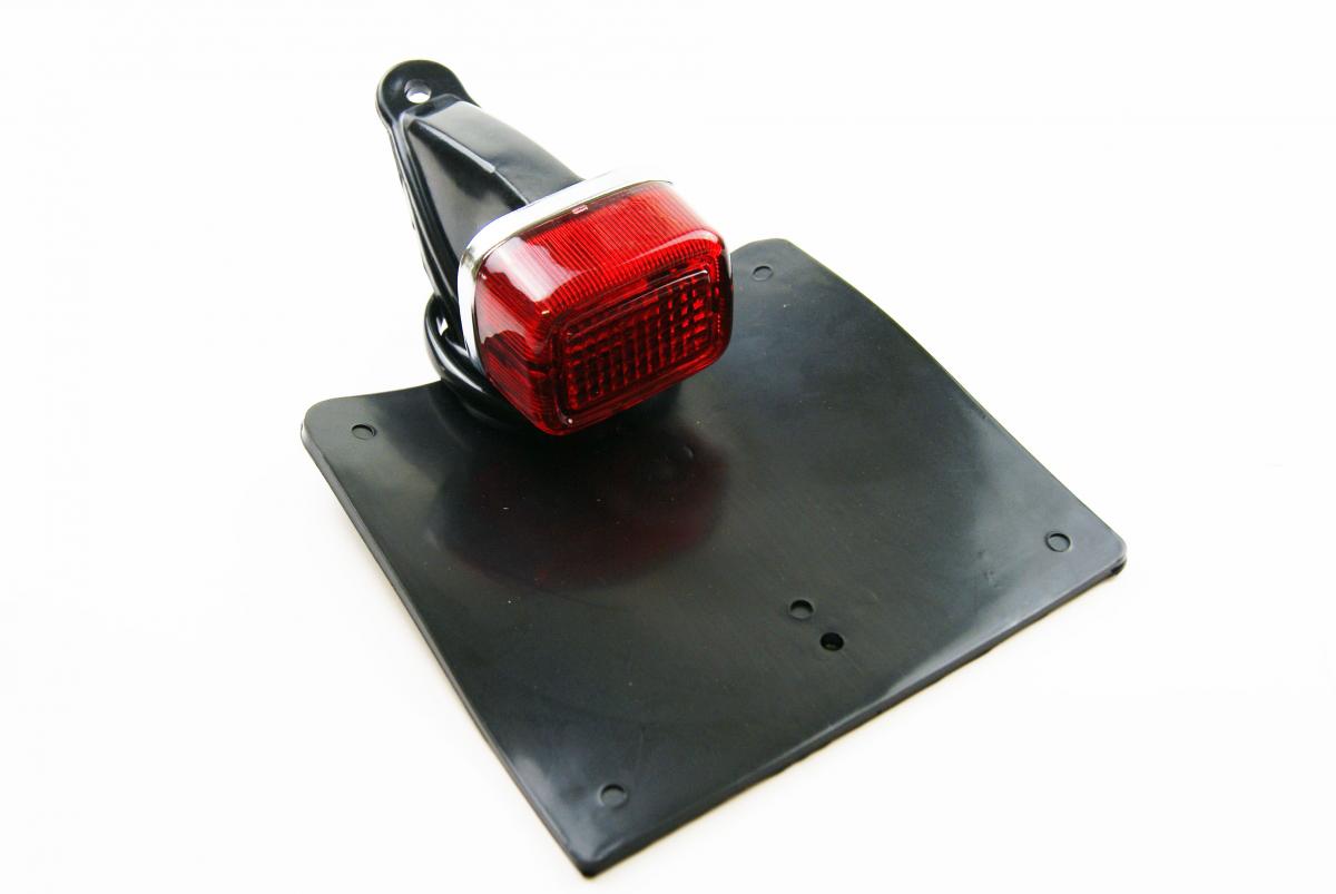 UNIVERSAL REAR LIGHT WITH MUD FLAP / NUMBER PLATE HOLDER