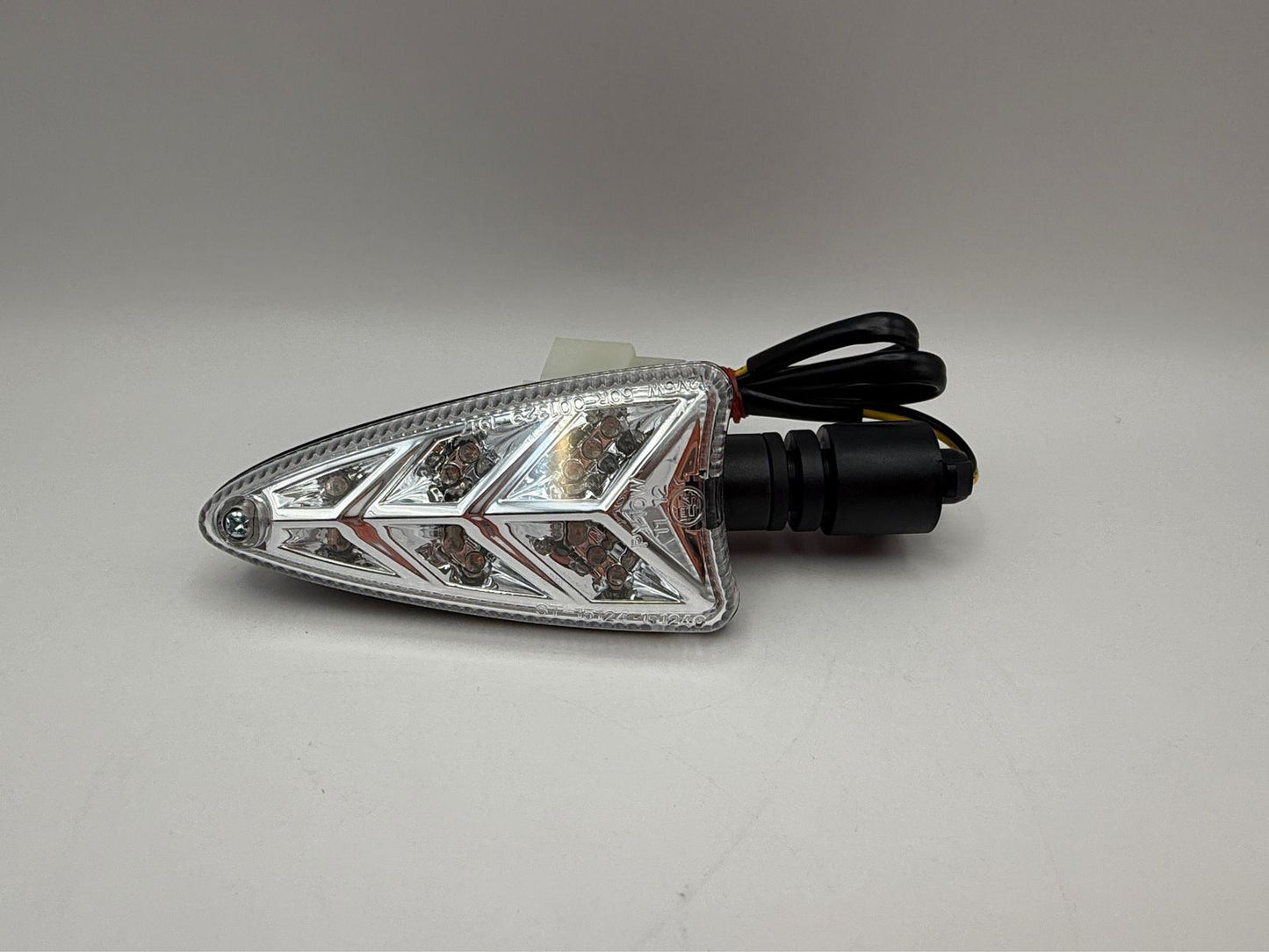 Indicator LED Replacement for Yamaha YZF-R125 2013-2018, WR125R/X, 2013-2014, MT125 2015-2019 Front Right & Rear Left (Clear Lens) Wire Length 43cm with male bullet connectors. OE Ref. 5D7-H3320-10, 5D7-H3330-10, 22B-H3320-10, 22B-H3330-10