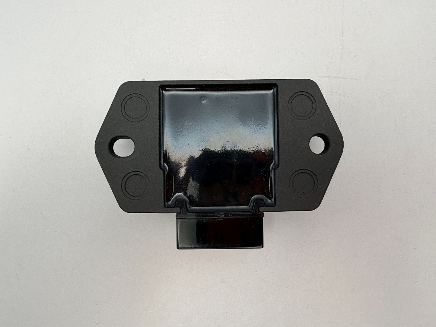 TourMax Regulator/Rectifier Honda NSC50 Vision 12-15, NSC110 Vision 11-16, CRF250R 18-20, CRF250RX 19-20, CRF450R 17-20 OE Ref: 31600-KZL-931