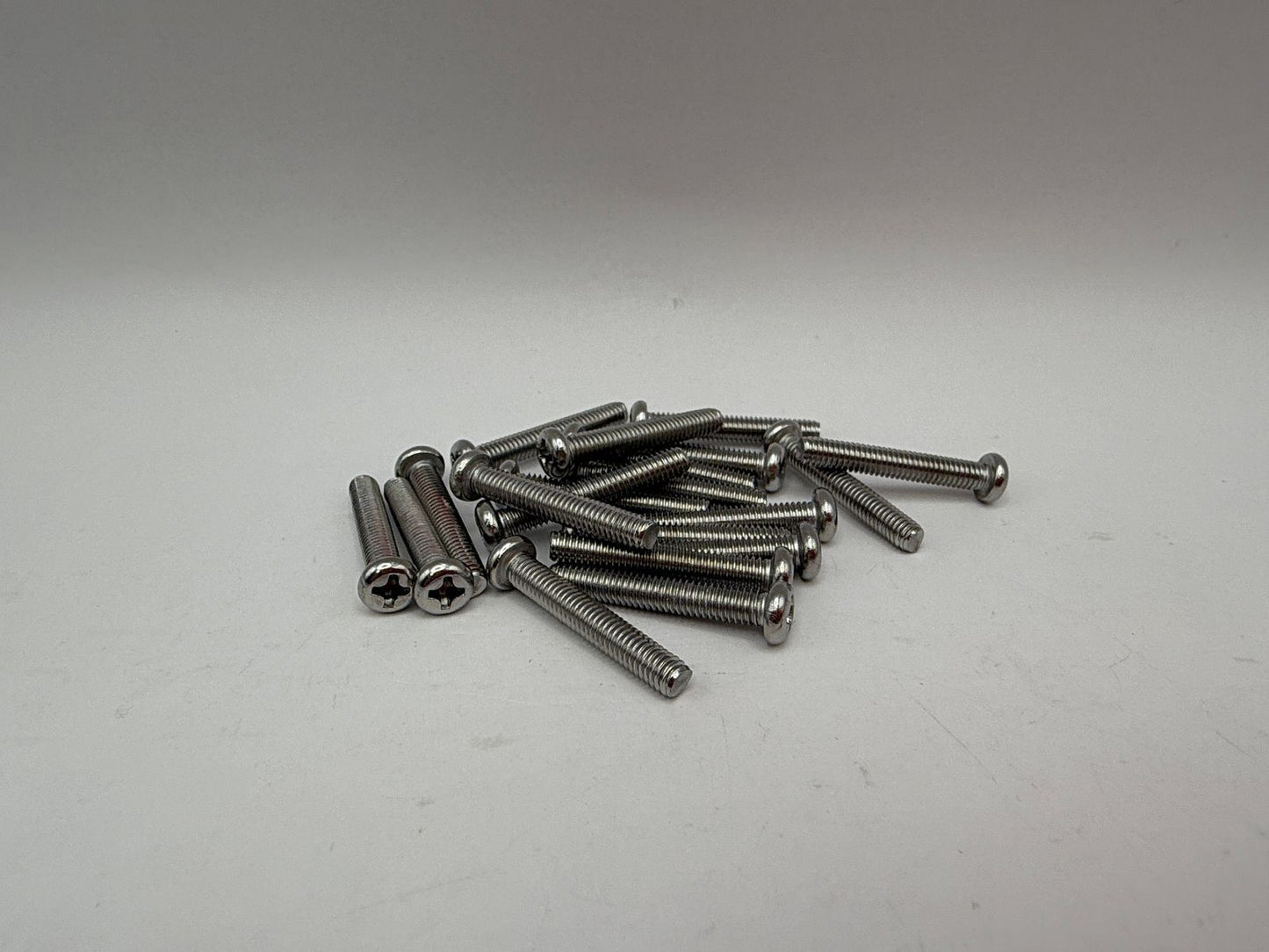 Screws Philips Pan Head Stainless Steel M4 x 25mm x 0.70mm Pitch