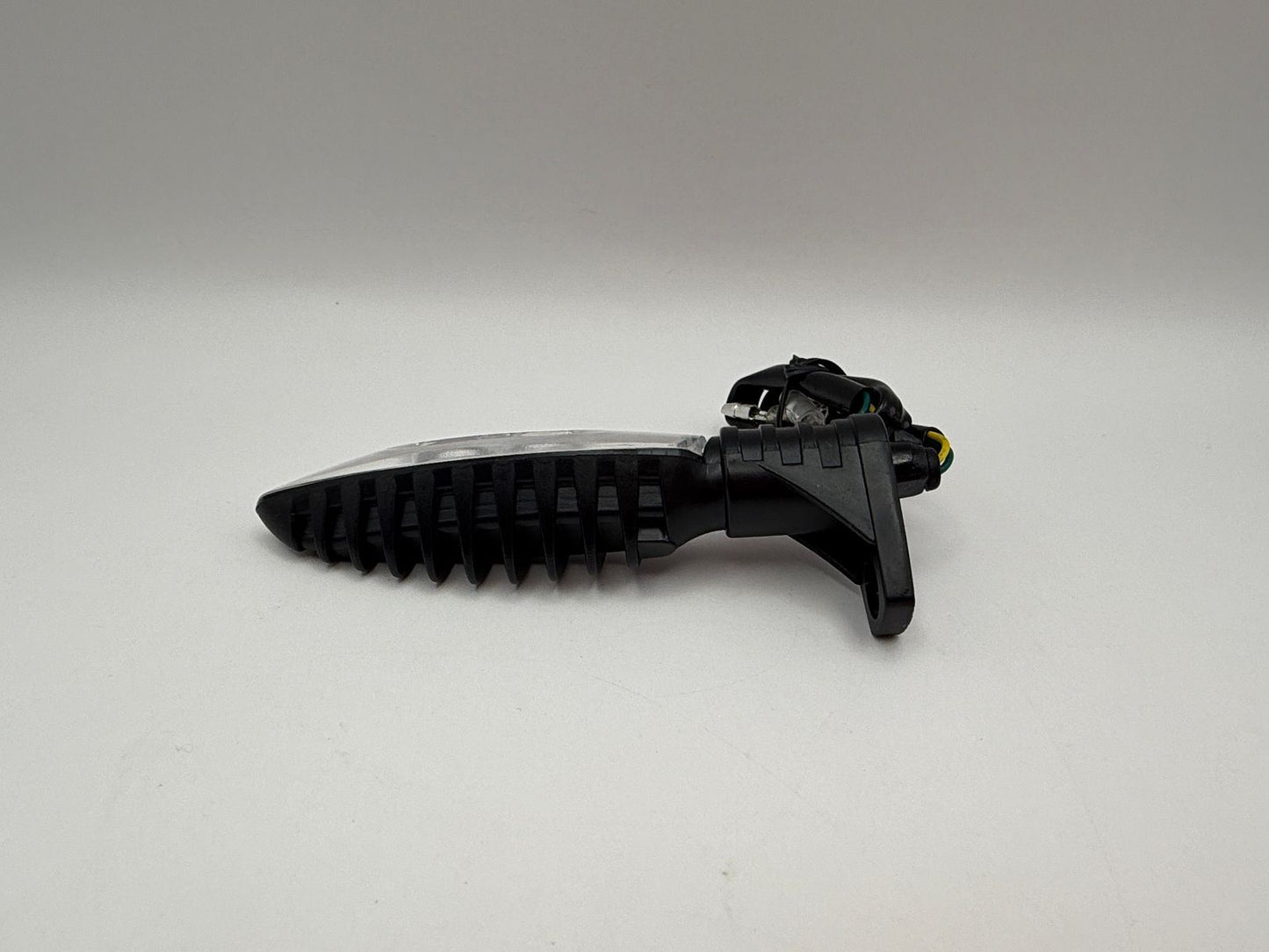 Indicator LED BMW C600 Sport, F800, F700, F650, R1200GS Models (Clear Lens) Wire Length 25cm Long with male bullet connectors (For Original BMW connector order 525070H) OE Ref. 63138522499