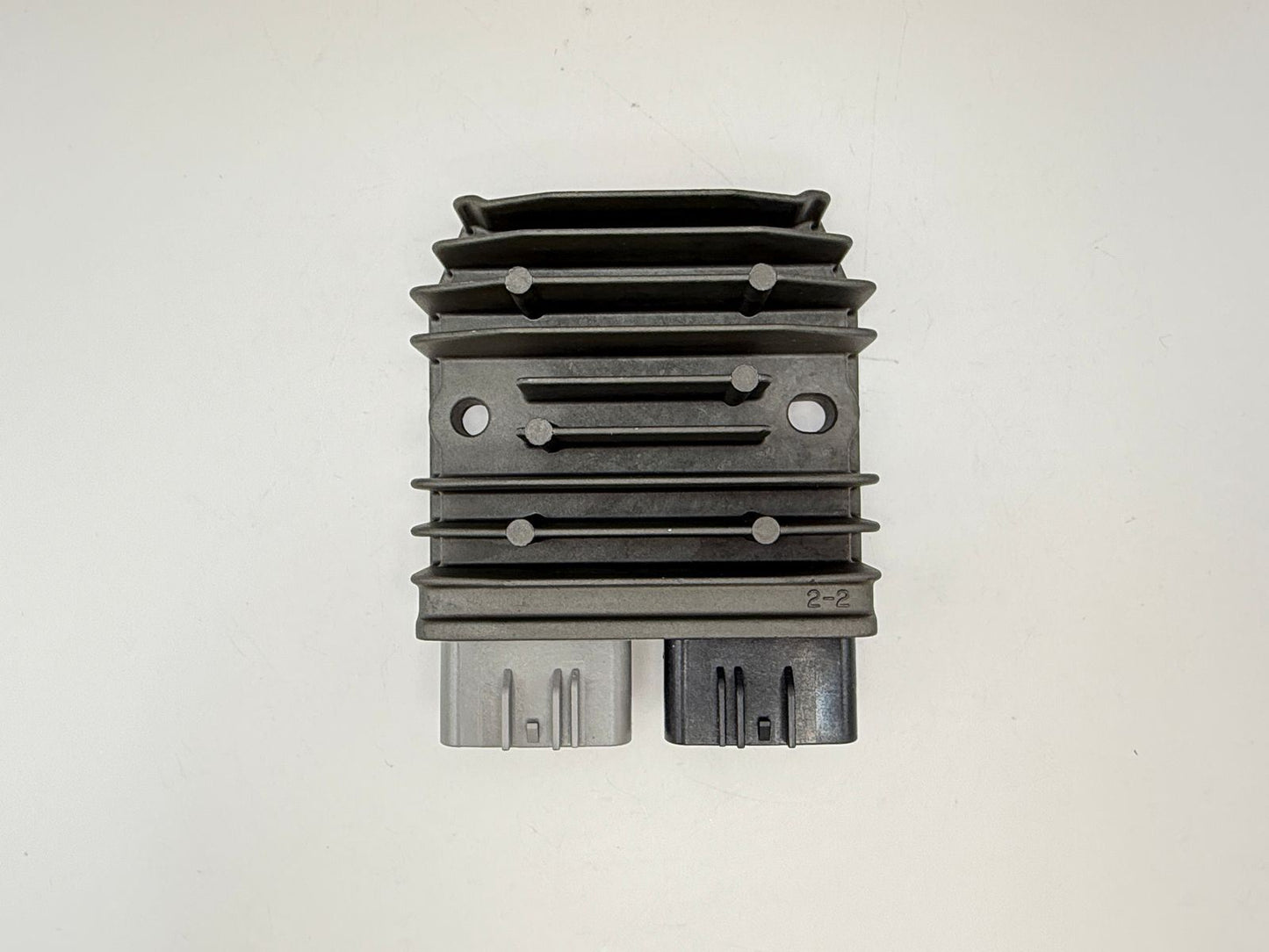 TourMax Regulator/Rectifier Yamaha MT-07 14-17, XSR700 18-19, MT-07 Tracer 16-19, XVS950 Midnight Star 09-12, XVS950 V-Star Tour 11-14, XVS1300 Midnight Star 11-16, XVS1300 Custom 14-16 OE Ref: 27D-81960-00