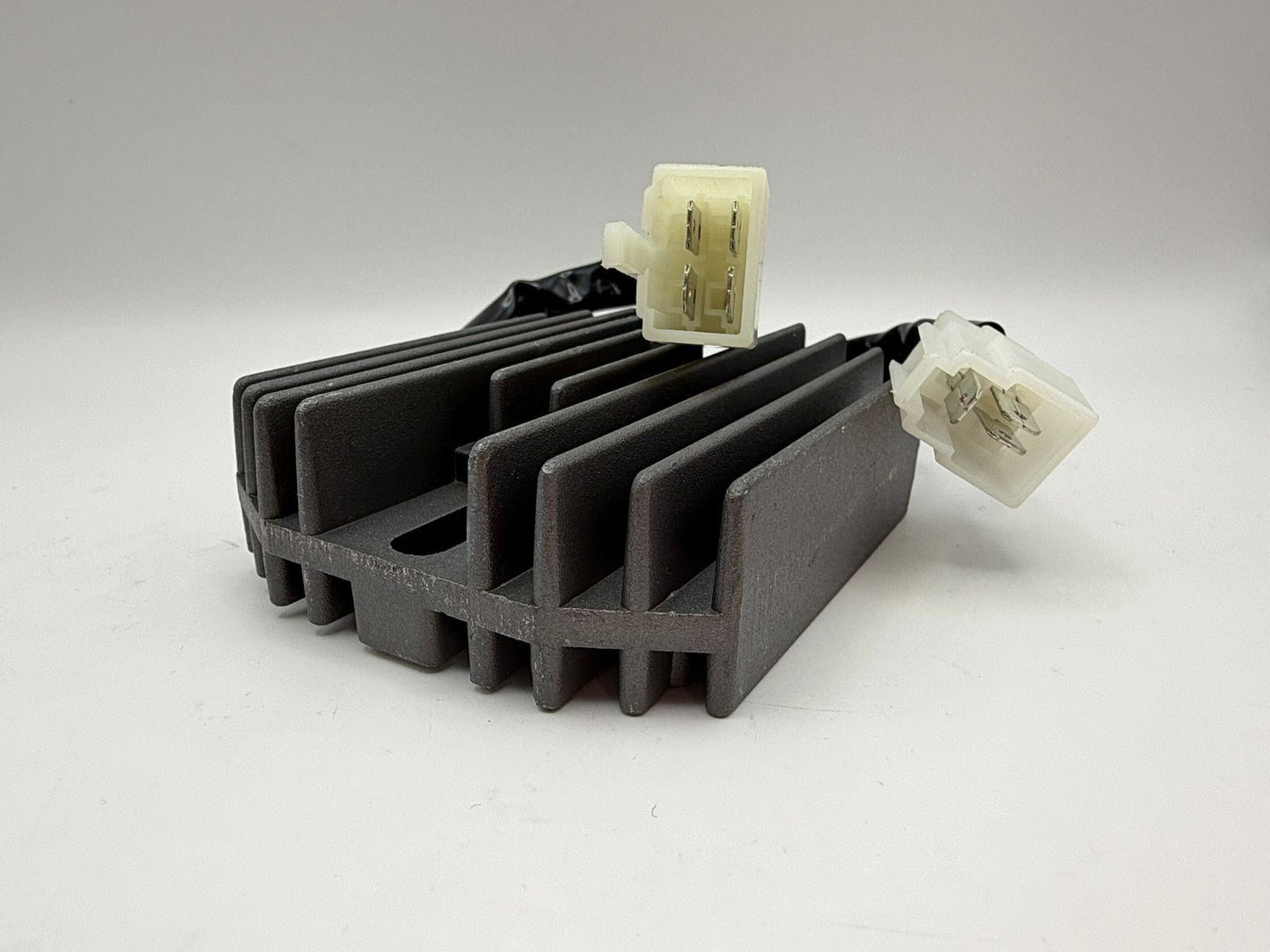 Regulator Rectifier Suzuki DL 1000 2007-2012 32800-06G01    70mm Bolt Holes 7 Wires