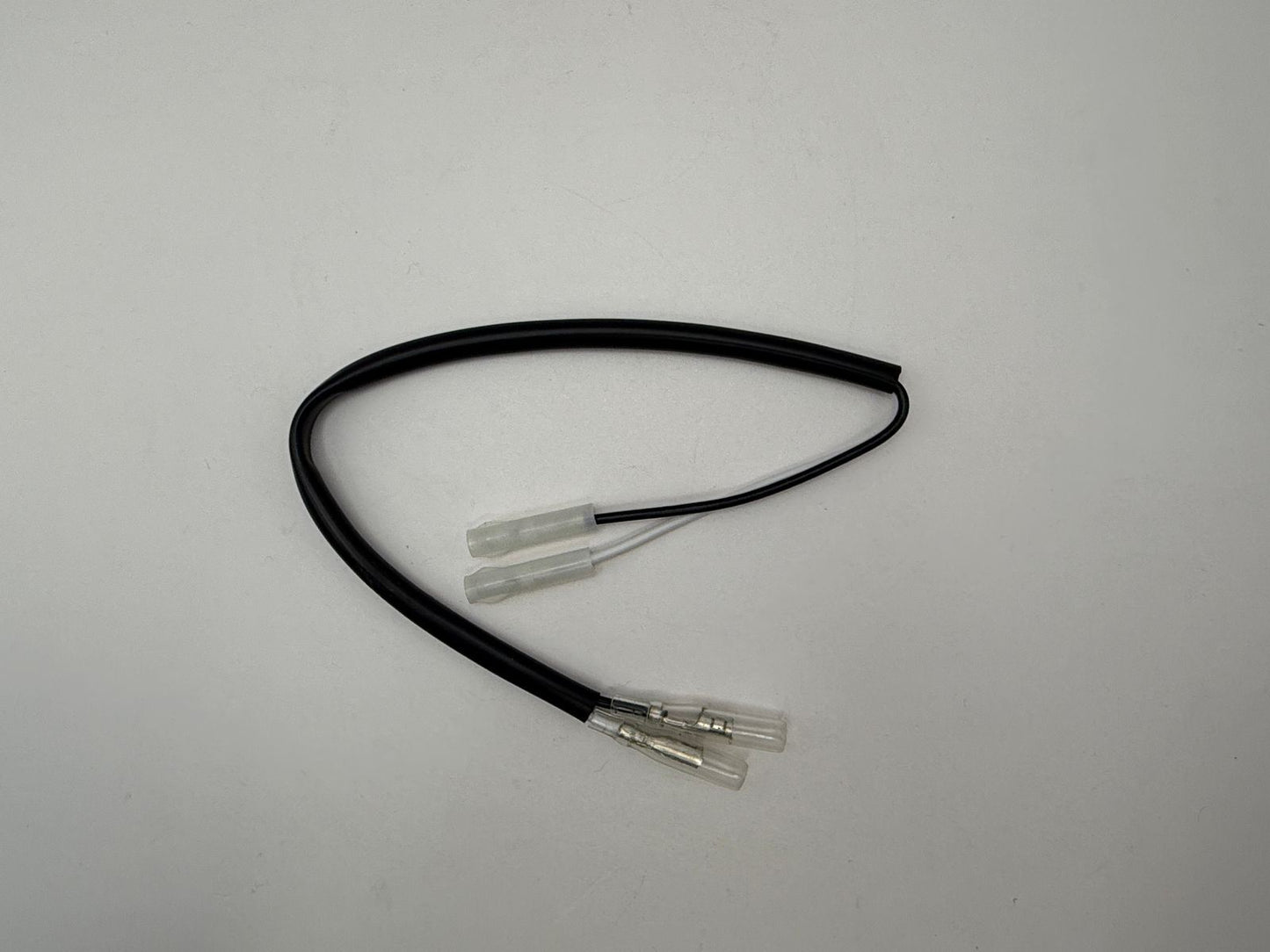 Indicator Connector Wire for Aftermarket Indicators fits Triumph Models - Wire Length 30cm, 2 female bullet connectors to 2 female small bullet connectors with white outer casing