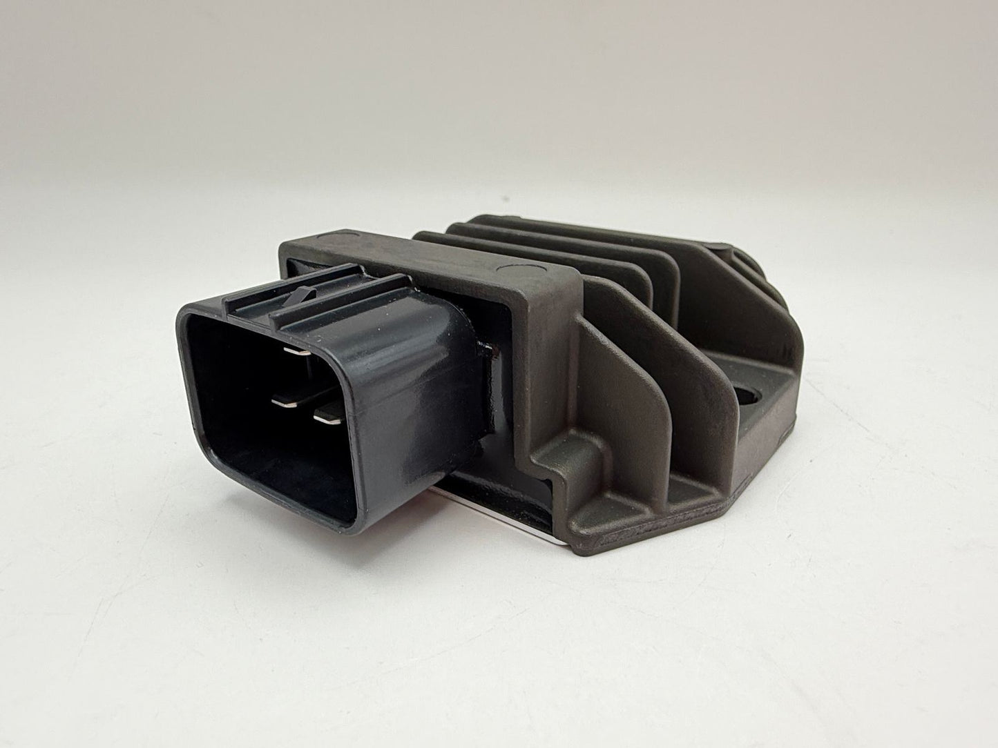 TourMax Regulator/Rectifier Suzuki GSX-S750 17-21, AN400 Burgman 18-20 OE Refs: 32800-19K01, 32800-19K02