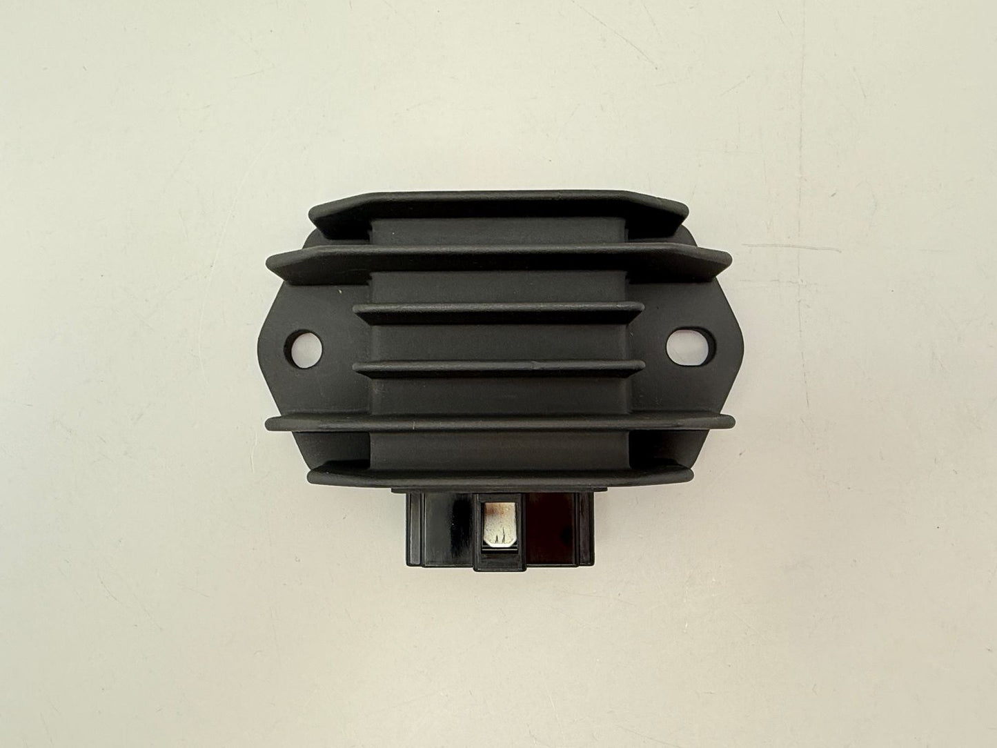 TourMax Regulator/Rectifier Honda NSC50 Vision 12-15, NSC110 Vision 11-16, CRF250R 18-20, CRF250RX 19-20, CRF450R 17-20 OE Ref: 31600-KZL-931