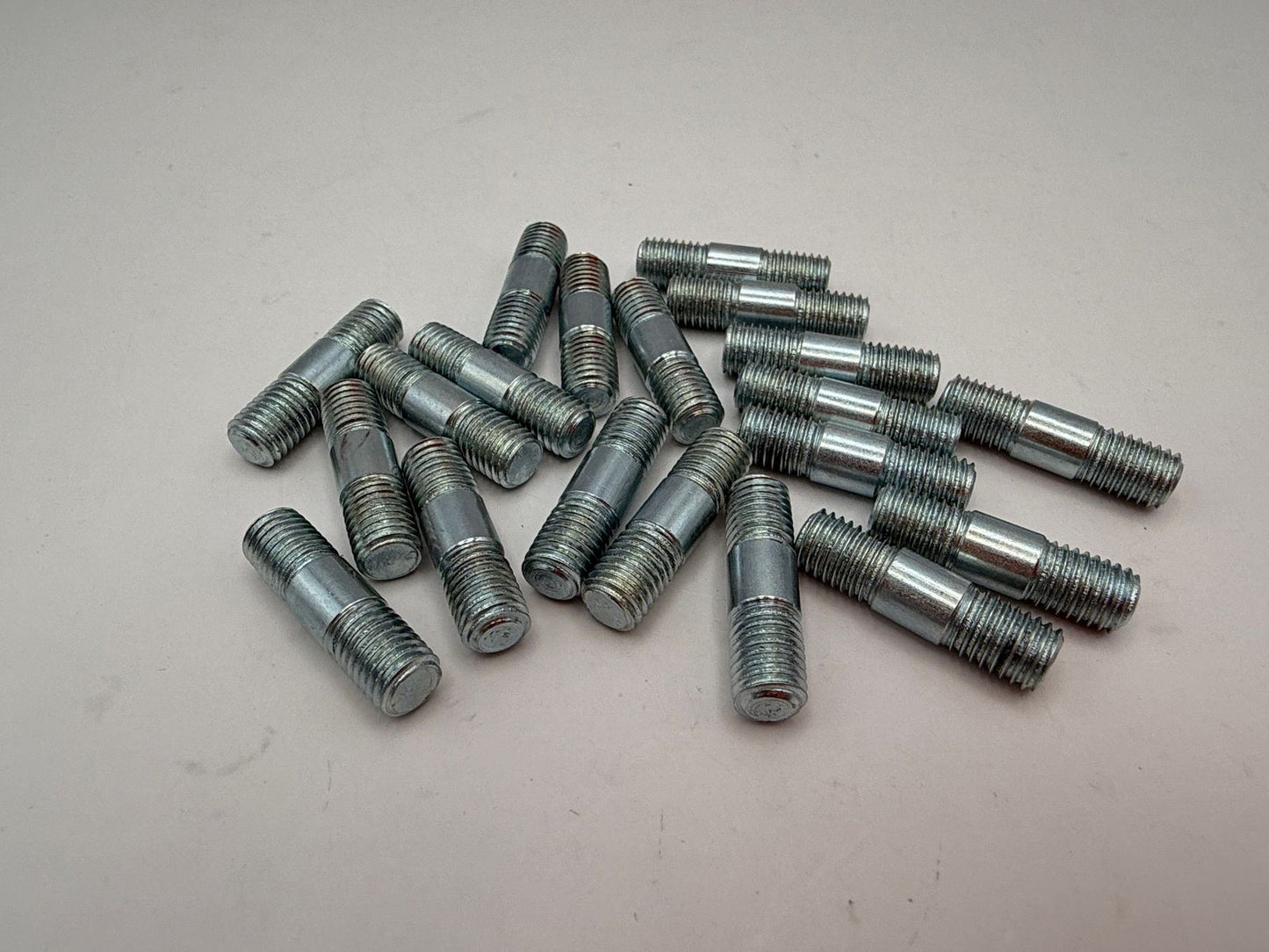 Studs 7mm x 25mm x 1.00mm Pitch