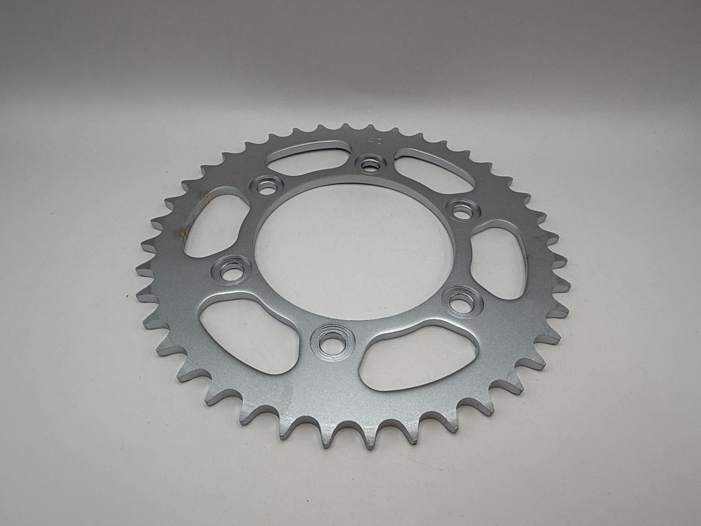 735-40 Rear Sprocket Ducati 907 90-92, 900 Supersport 98-02, 750 Sport 01