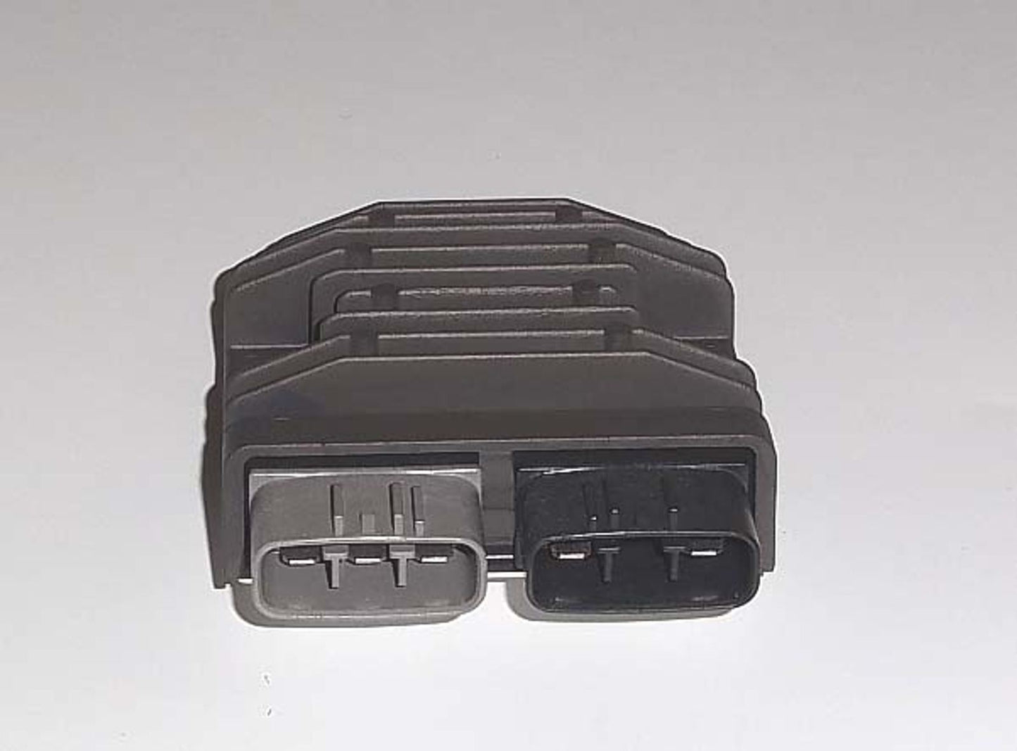 TourMax Regulator/Rectifier Yamaha MT-07 18-20, FZ8N,S 11-15, MT-09 14-17, MT-09 Tracer 15-17, FZ1-N 06-12, YZF-R1 07-14, XT1200Z Super Tenere 10-17, FJR1300 06-16 OE Refs: 1D7-81960-00, 1D7-81960-01, 1D7-81960-10
