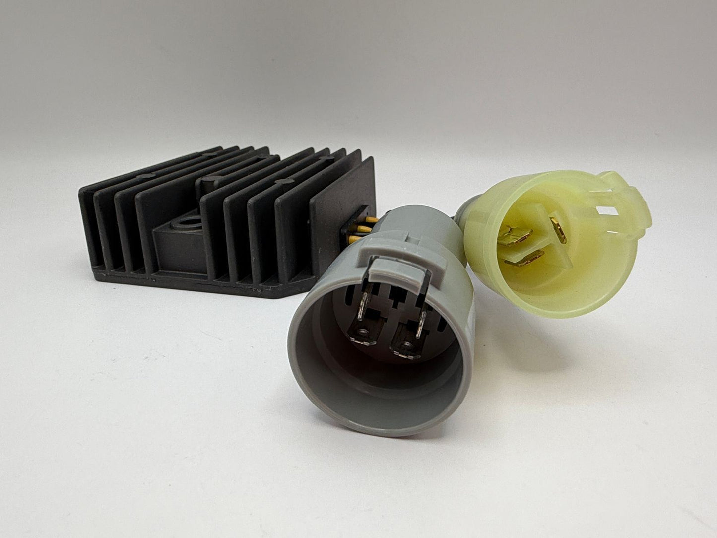 TourMax Regulator/Rectifier Kawasaki KLF300 Bayou 02-05, KVF300 Prairie 99-02, KVF360 Prairie 03-12, KVF400 Prairie 99-02, KVF650 Brute Force 05-13, KVF650 Prairie 02-03, KVF700 Prairie 04-06, KFX700 04-09 OE Refs: 21066-1112, 21066-0047