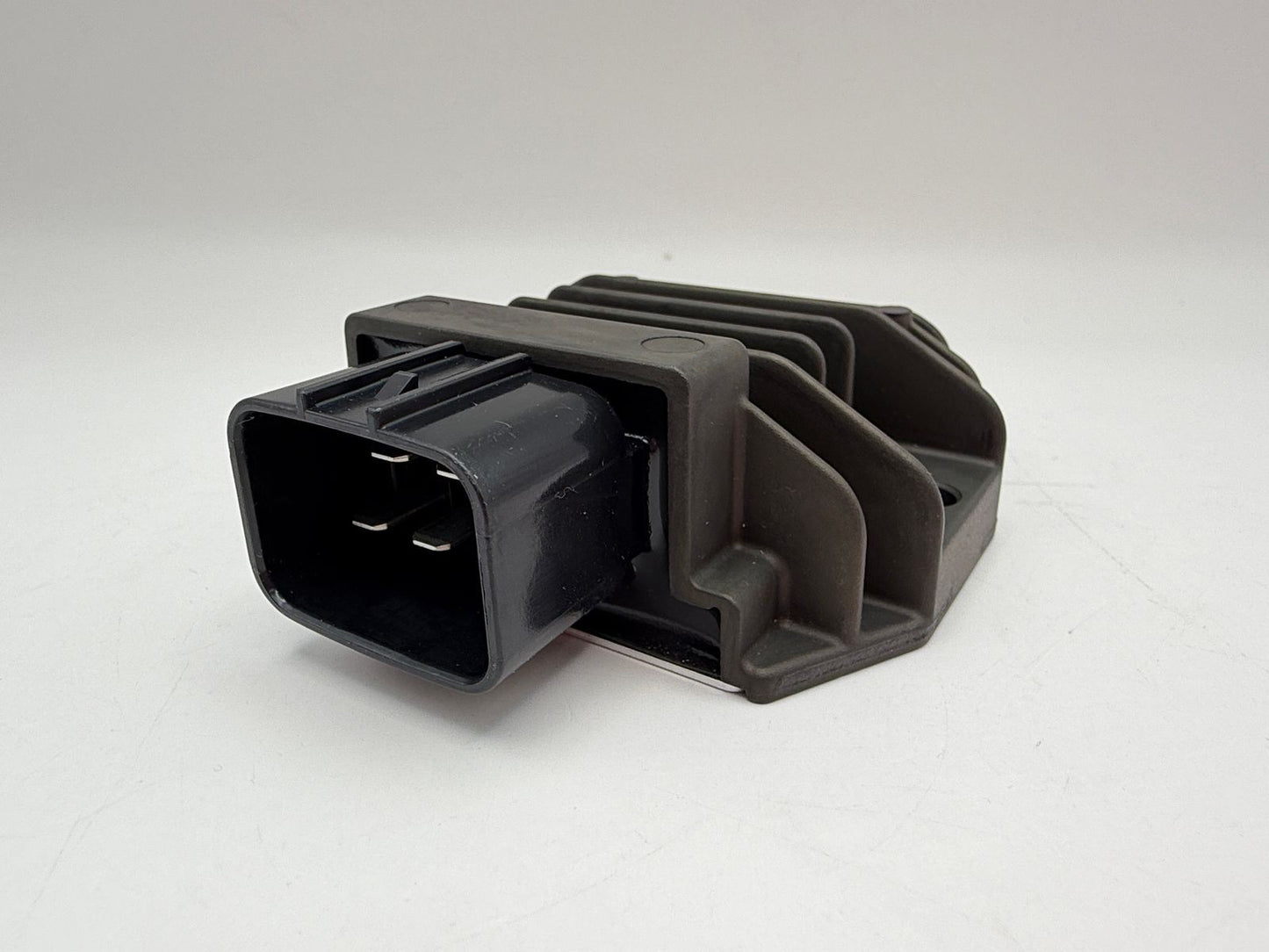 TourMax Regulator/Rectifier Yamaha YZF-R1 15-20, YZF-R1M 15-20, MT-10 16-20 OE Ref: 2CR-81960-00
