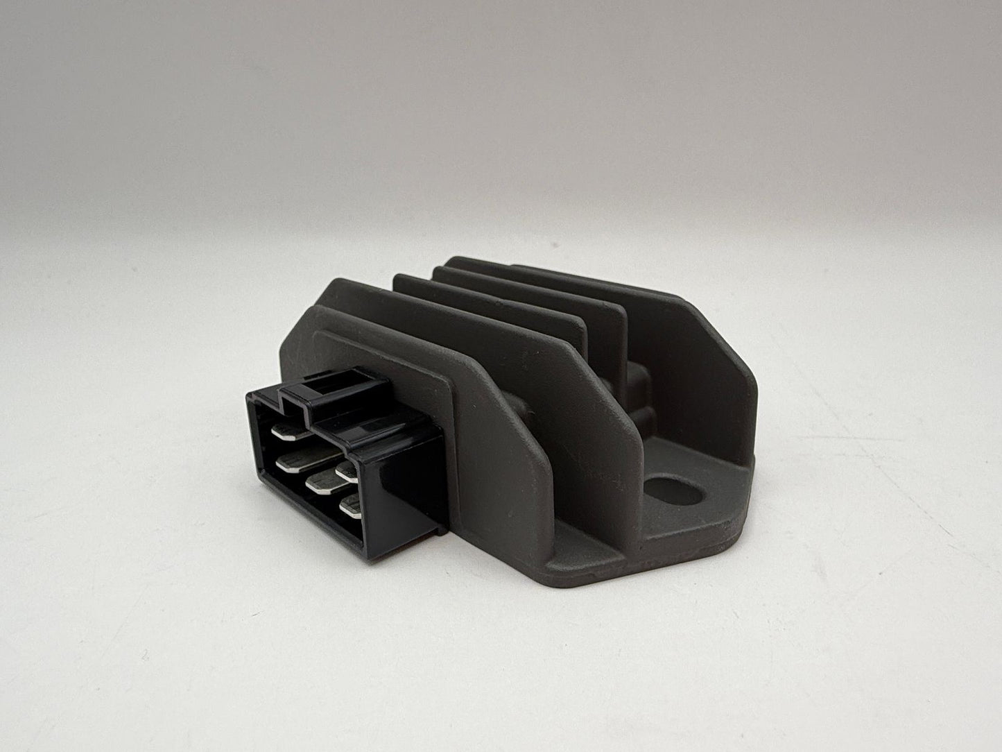 TourMax Regulator/Rectifier Honda NSC50 Vision 12-15, NSC110 Vision 11-16, CRF250R 18-20, CRF250RX 19-20, CRF450R 17-20 OE Ref: 31600-KZL-931