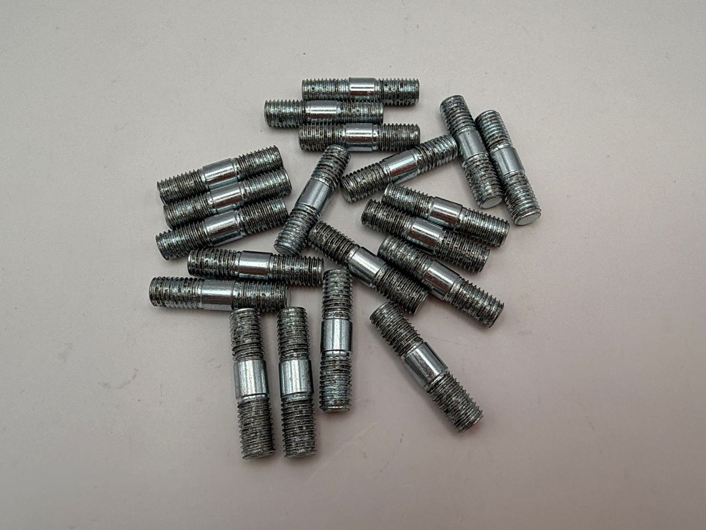 Studs 7mm x 30mm x 1.00mm Pitch