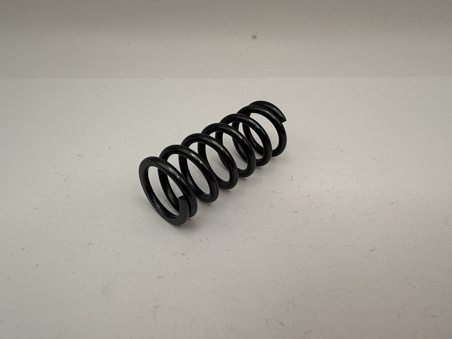 TourMax Clutch Springs Heavy Duty OD 18.00mm Length 39.00mm (2.30) OE Refs: 90501-23738, 90501-23598