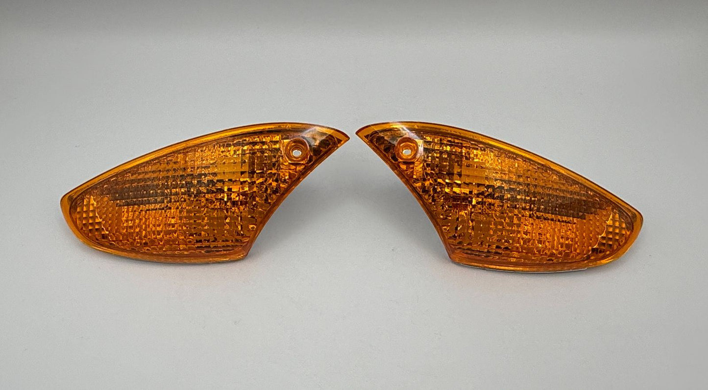Indicators BMW K1200S(K40) 2003-2008, K1300S(K40) 2008-2015, R1200S(K29) 2006-2008 Front Left & Front Right (Amber Lens) OE Ref's 63137680699 & 63137680700