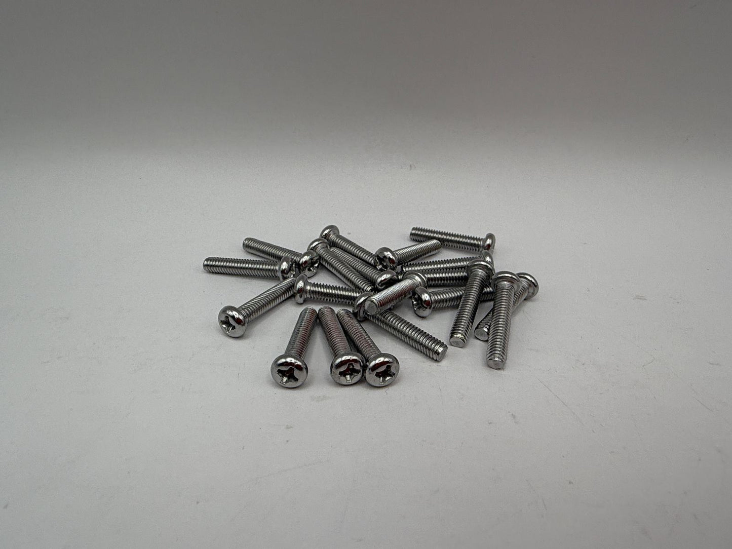 Screws Philips Pan Head Stainless Steel M4 x 20mm x 0.70mm Pitch