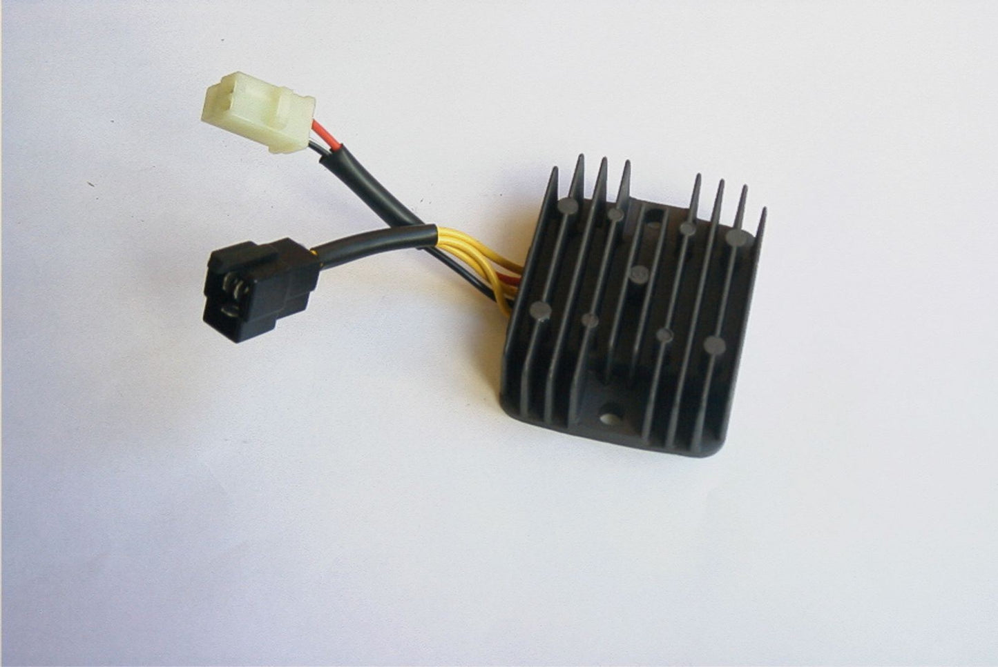 TourMax Regulator/Rectifier Suzuki SV650 99-01, LS650 SH535C-12 OE Refs: 32800-24B01, 32800-24B00, 32800-24B10, 32800-24B11