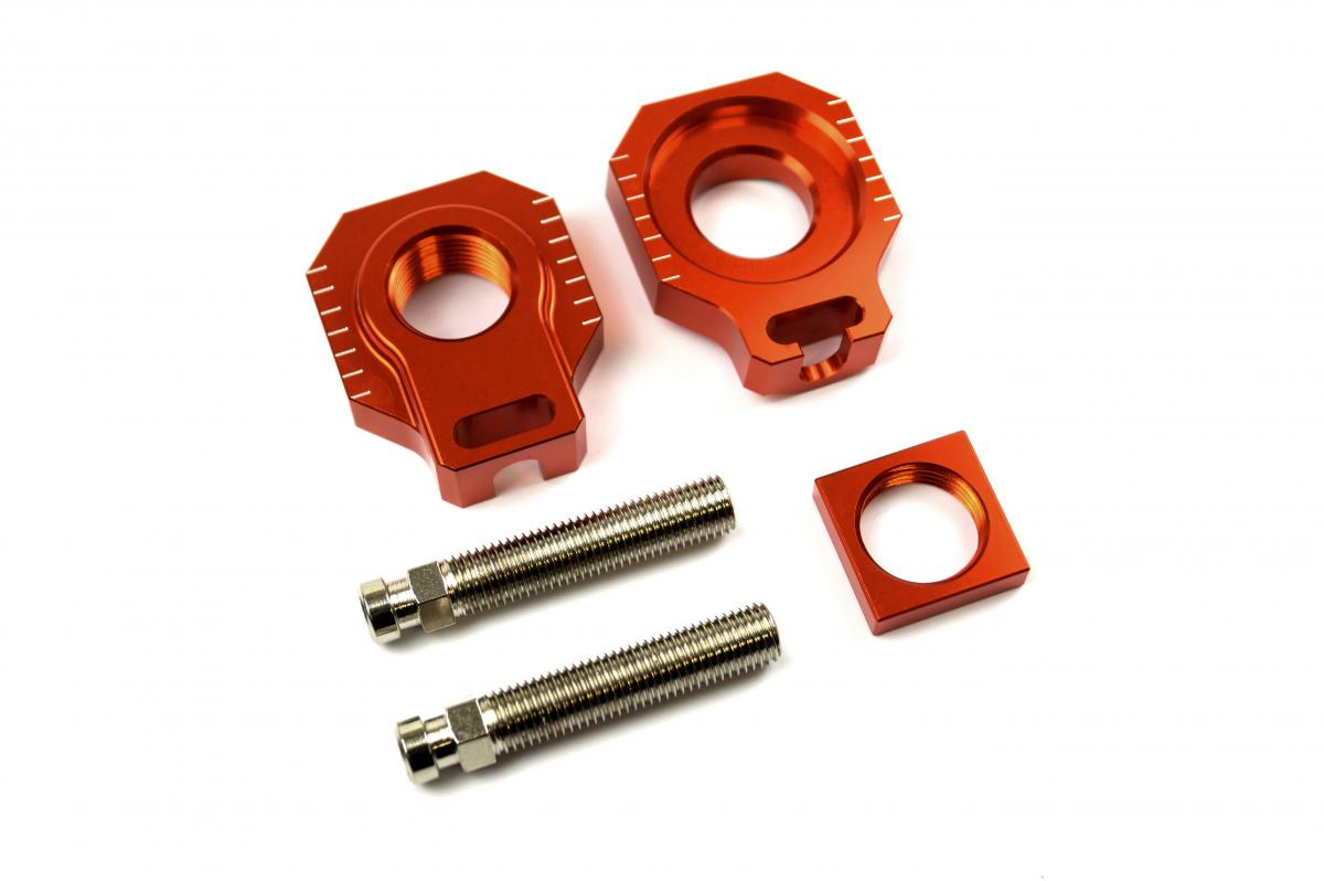 CHAIN ADJUSTER AXLE BLOCK & BOLT KTM EXC 08-19, SX 08-12, ORANGE