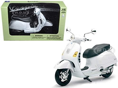 NEWRAY DIE CAST MODEL VESPA GTS 300 SUPER, WHITE, SCALE 1:12