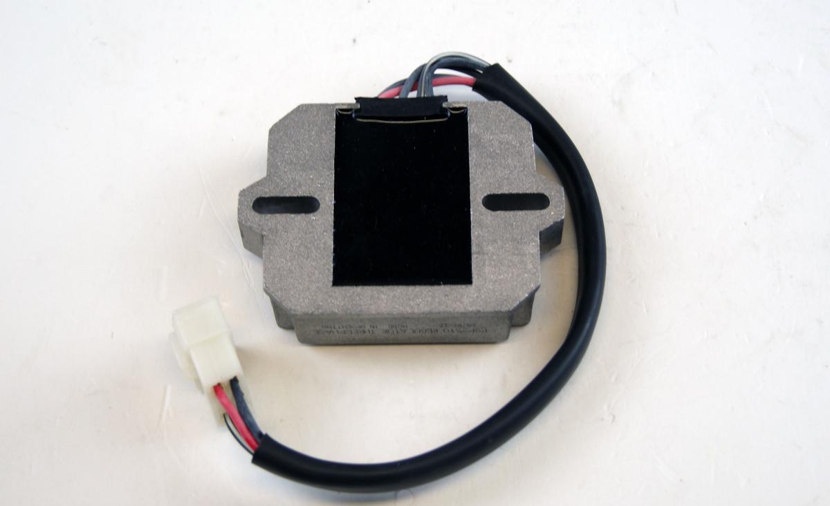 REGULATOR RECTIFIER TRIUMPH AMERICANA 02-17, BONNEVILLE T100 02-17, TT600 00-03